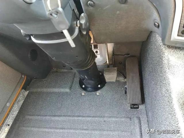 宇通宽体矿用自卸车