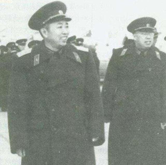 1955年授衔，林彪对刘亚楼的军衔感到不满，为他出头建议授予大将