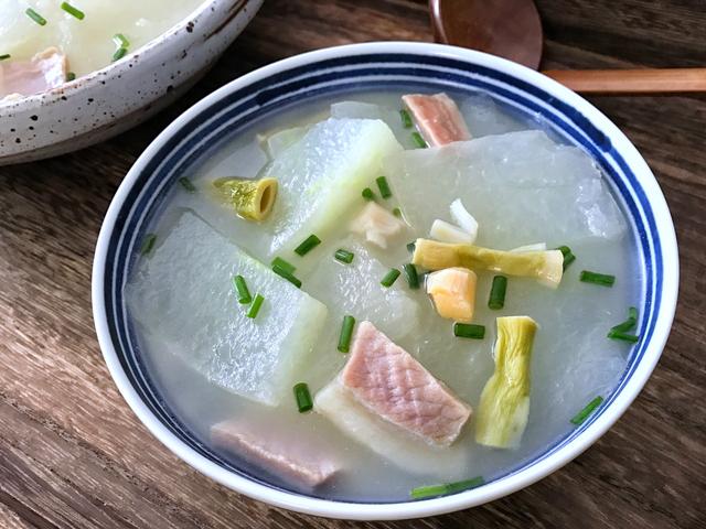 谷雨后湿气重，建议女人：多吃“1红2白3绿”，润燥袪湿平安入夏