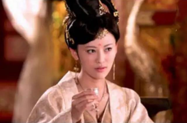唐朝第一美人李裹儿：心如毒蝎，称哥哥为奴才，还毒死自己的父亲