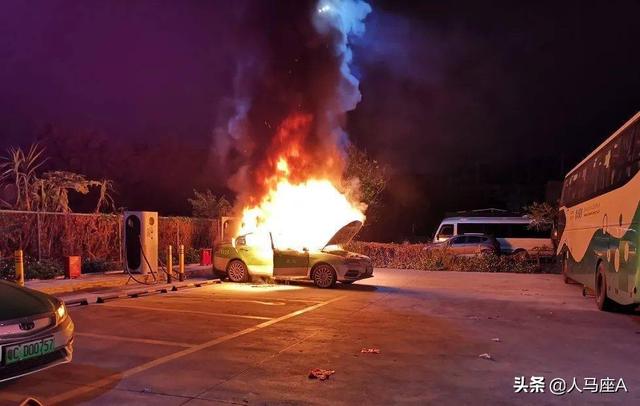 沈阳纯电动公交车爆炸致1死42伤，电池爆了吗？不能轻易下此结论