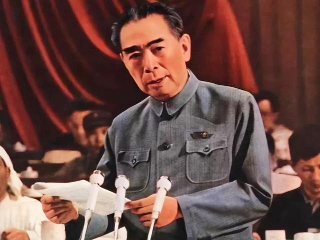 1972年，毛主席穿睡衣参加陈毅追悼会，遗孀眼含泪花：您怎么来了