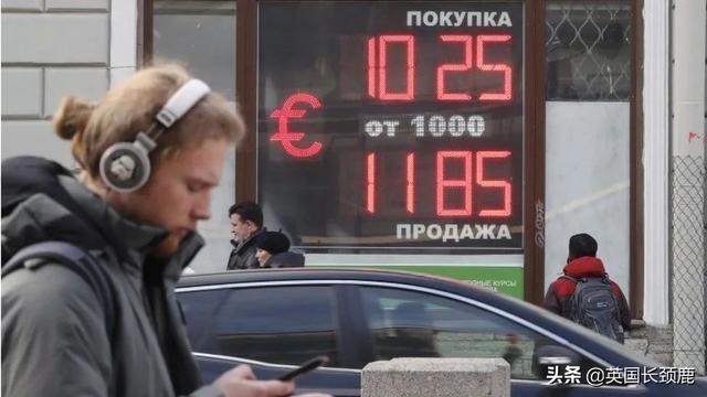 欧洲疫情回升，英国日增超10万！英国新冠首次封锁两周年