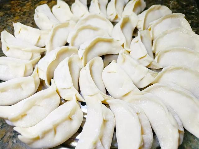 元旦吃什么传统食物 元旦吃什么传统食物（元旦吃什么传统食物250个字） 生活