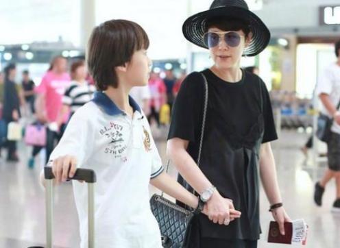 “野蔷薇”海清，25岁隐婚生子，嫁初恋20年，被宠成幸福阔太太