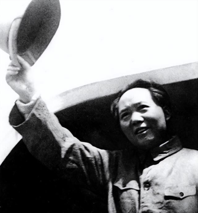 中央决定修缮蒋氏故居，蒋经国知道后，做出了什么决定？