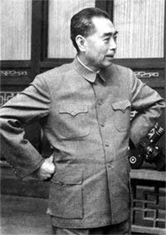 1978年日本记者刁难：钓鱼岛属于哪国，邓小平巧妙应答令人佩服