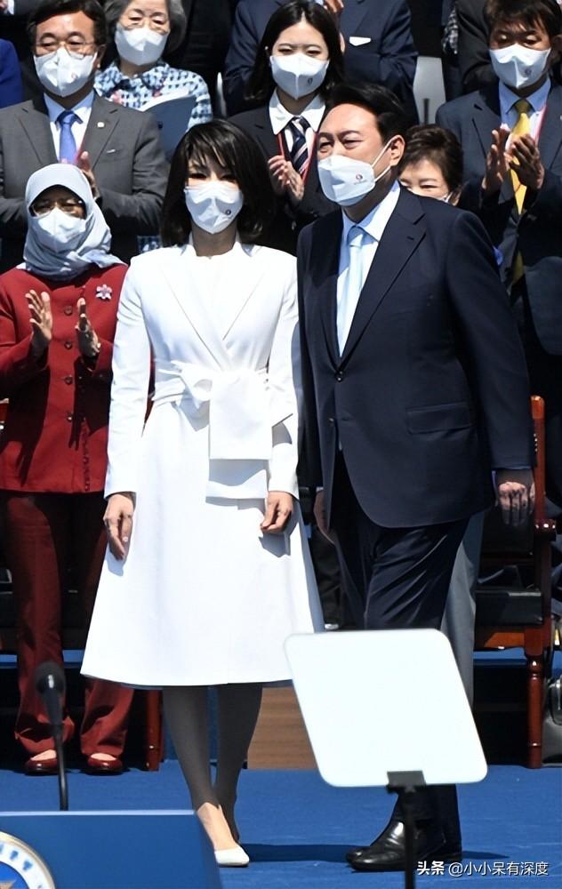 韩国第一夫人金建希亮相，已经49岁的她，保养得宜，依旧美丽动人