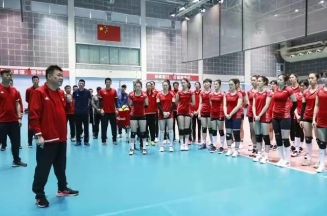 蔡斌率队出征！王梦洁领衔8人落选，中国女排赛程出炉，球迷欢呼