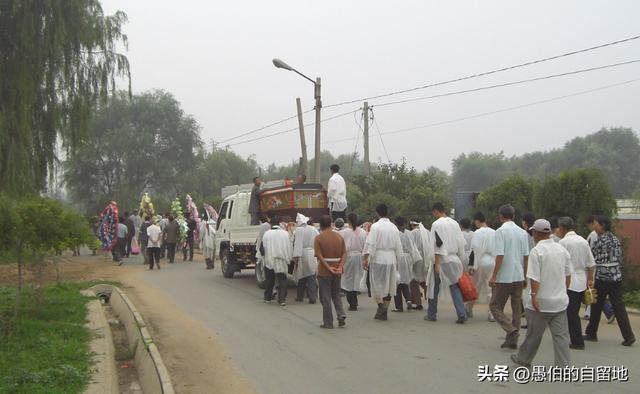 遗像放在家里哪个位置卧室行吗,遗像应该放在家里哪个位置