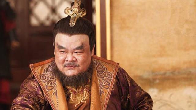 那个喊话泽连斯基给普京道歉的车臣猛人，卡德罗夫，是何许人也？