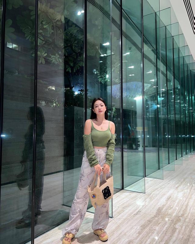 ����Ů���ǰ���ͼƬ(Red Velvet Yeri����ʱ�а�������ͷ�ϣ������������)