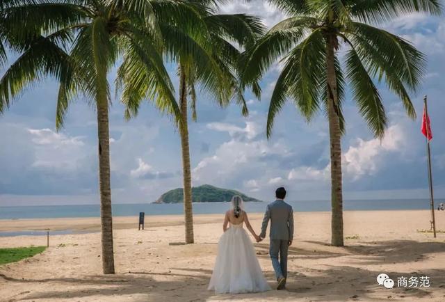 結婚四周年，我們帶女兒穿越回婚禮那一天…