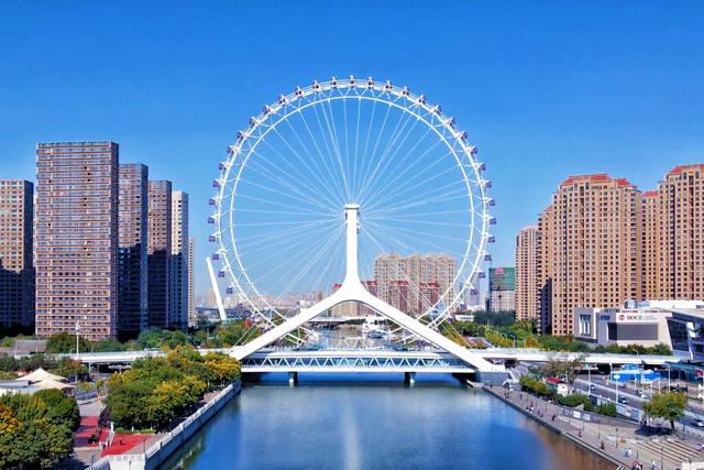 “天津之眼”摩天轮景区于4月30日恢复运营