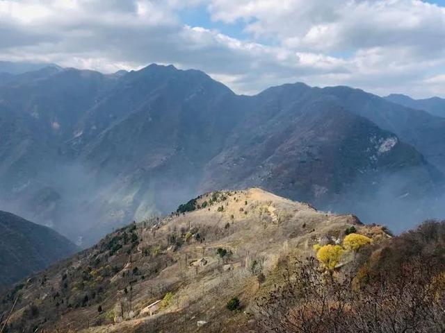 高山之上，秦嶺終南山有個原本熱鬧的空中村落，也許即將永遠消亡