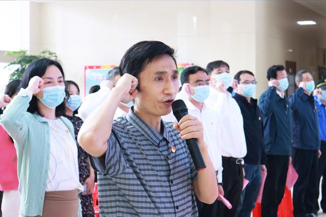 硚口区红色引擎助力绿色生活“主题党日”助倡生活垃圾分类新时尚