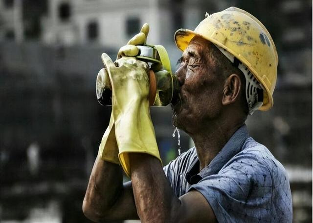 但如今却不叫这个名字了,要换成新产业工人,这是为什么呢?