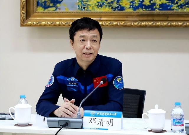 苦训24年无缘“飞天”，航天员邓清明：人生最坏，不过是大器晚成