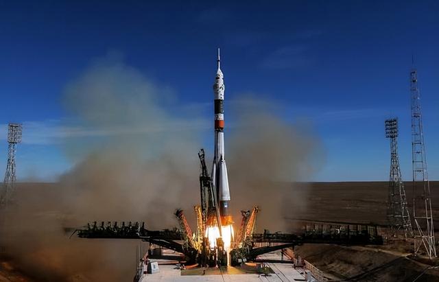 SpaceX载人飞船停产！美航天员坐扫帚飞向空间站？空间站正闹分家