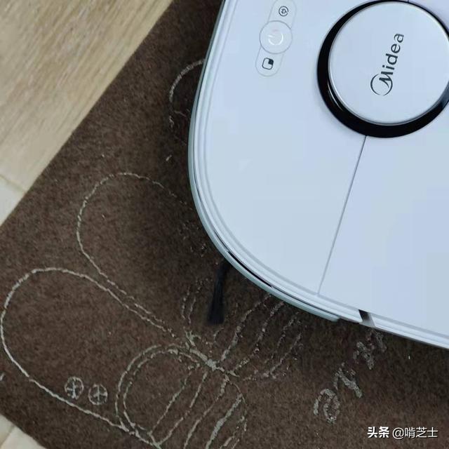 能扫，能拖，还能自动洗抹布，美的智能扫拖机器人 W11使用体验