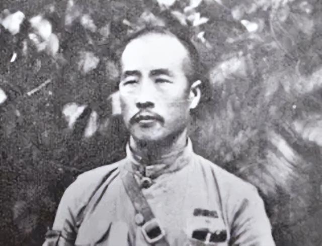 韩复榘被枪毙前，提议换鞋，刚迈出一步，一排子弹射来，身中七枪