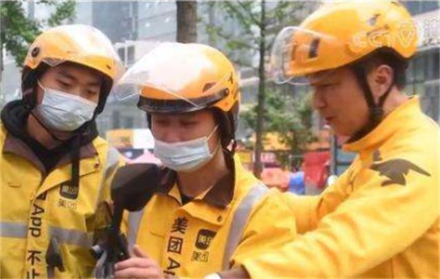 姚志刚：辞去银行行长自主创业，亏损230万后却因送外卖走红