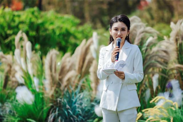 赏一片花海，读一本好书，这个“花园书房”太美妙了！