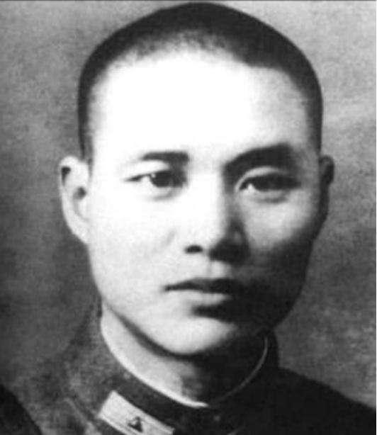 毛人凤逃离大陆前，沈醉计划毒杀老长官，临下手时因"戴笠"而放弃