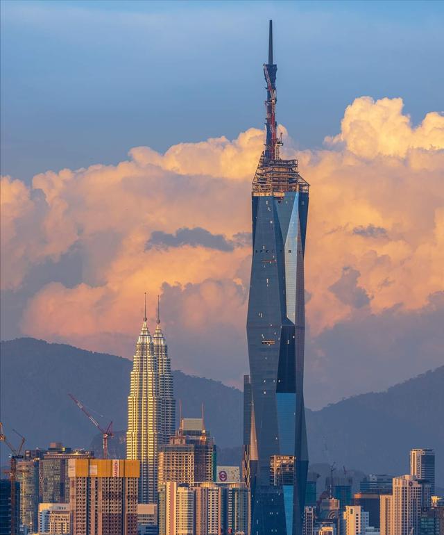 吉隆坡PNB118大廈——憑借160米高的桅杆，刷新世界第二高樓高度