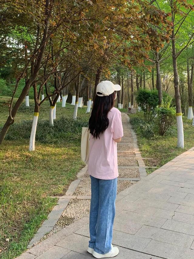 白茶清欢无别事，我在等风也等你