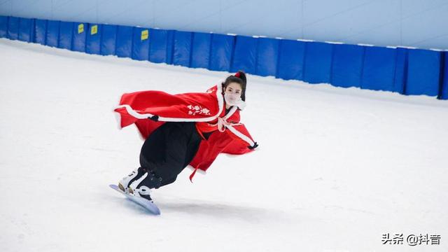 抖音上的“多动”青年：面包师成滑雪冠军，微软小姐姐为梦辞职