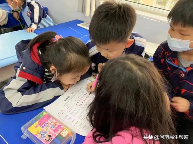 春日读书正当时，悠悠书香溢满园——郑州市金水区外国语小学开展世界读书日活动