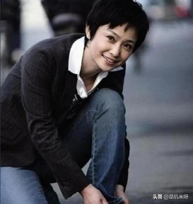 为朴槿惠挡酒瓶的女保镖火了，我国的这位传奇女保镖你知道多少？
