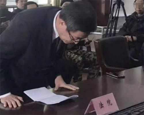 清华博士遭羁押1277天，历经114次庭审后被判无罪，法官：对不起