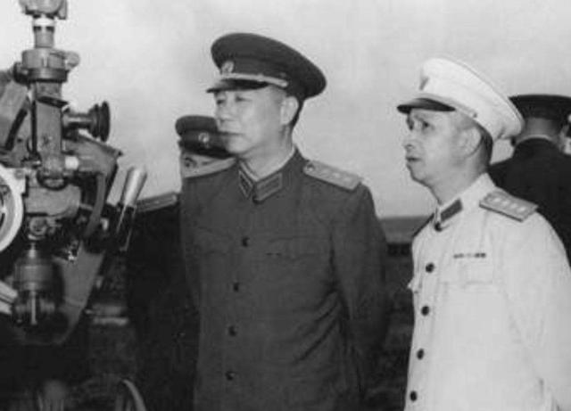 粟裕大将为什么没评上元帅？5条铁一样的标准，有2条他没有达到