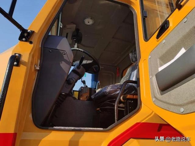 宇通电动矿用自卸车