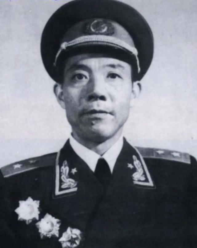 1955年首次授衔，177名中将时任职务简述，附各自戎装照片