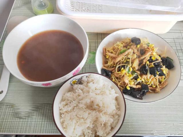 产妇产前125斤，产后维持在112斤，得益于她婆婆做的花样月子餐