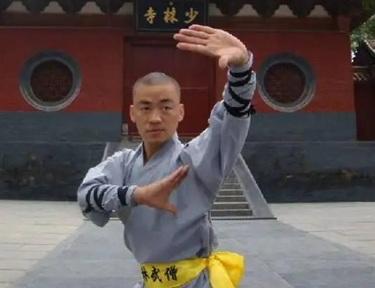 王宝强：借钱交税第一人！黄渤说他不简单，冯小刚后悔捧红他
