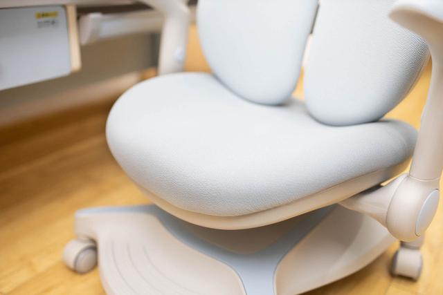 健康与舒适陪伴宝宝一起成长，科贝森儿童学习桌椅套装使用体验