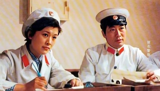 同样是“母亲专业户”，把萨日娜和宋春丽放在一起看，差别出来了