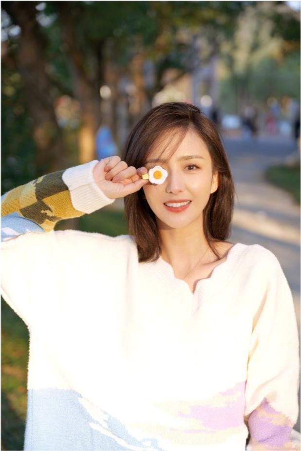 佟丽娅随拍照美到爆!