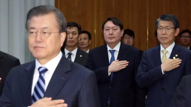 朴槿惠被判22年，文在寅却在卸任前释放她，为何尹锡悦也要拜会？