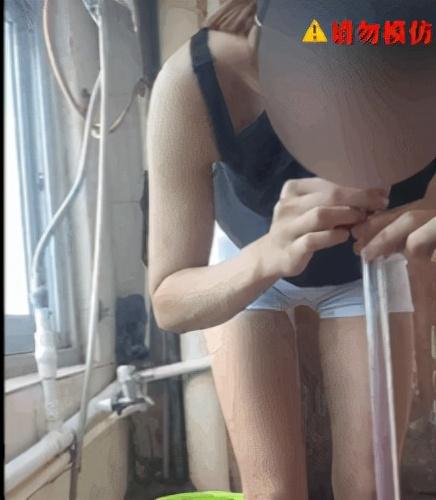 33岁女网红抽脂致死：醒醒吧，被容貌焦虑毁掉的女孩