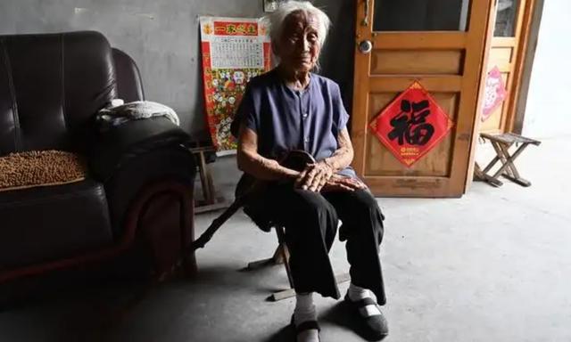 104岁寿星王桂英，饮食习惯特别，无养生经验，一辈子没去过医院