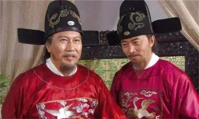 大臣请假6天回家，朱元璋批准了，第7天上朝时他却说：杀了他