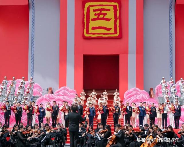 央视五一晚会主持人，老朋友任鲁豫朱迅，龙洋取代李思思意料之外