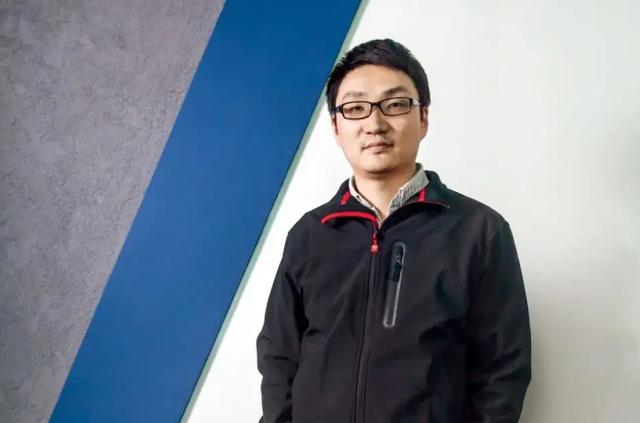 市值已跌80%，黄峥去当科学家后，“砍一刀”的拼多多成烂摊子？