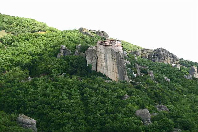 希臘深度遊：卡蘭巴卡、接近天堂的秘境 天空之城（Meteora）