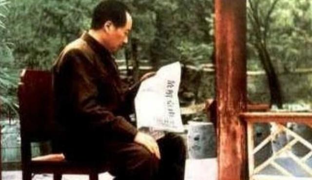 55年浙江一农民朝毛主席专列扔石头，被捕后，该如何处置？